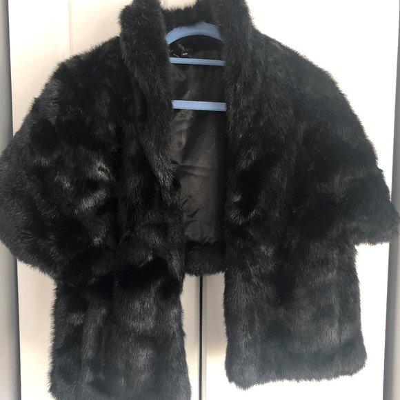 Bebe Black Faux Fur Wrap - Picture 1 of 1